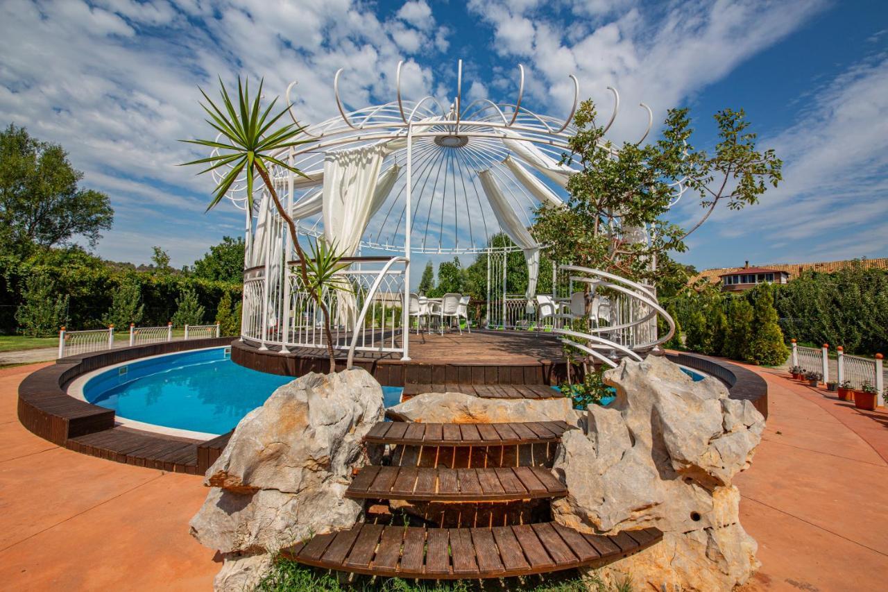Legjenda Hostel *
