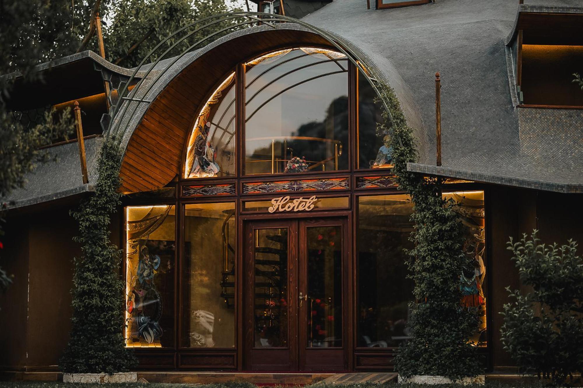 Hostel Legjenda